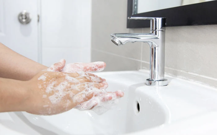 Không chỉ là thói quen mùa dịch: Dung dịch nước rửa tay vẫn cần có mặt trong mọi gia đình Việt