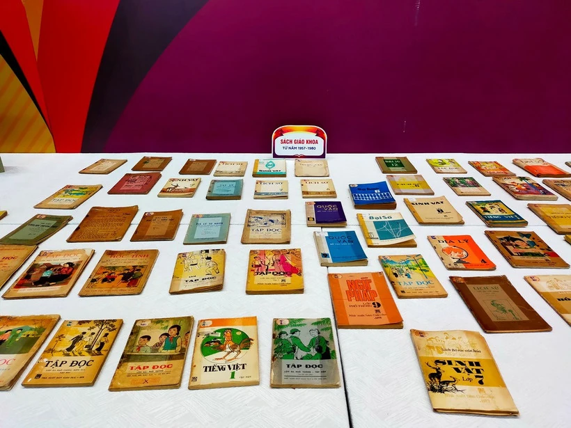 Việc chuẩn bị một bộ sách giáo khoa thống nhất được thực hiện chặt chẽ, khoa học