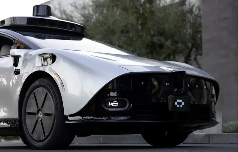 Xe điện tự lái đầu tiên trên thế giới “Made-by-VinFast” gây tò mò ở Trung Đông