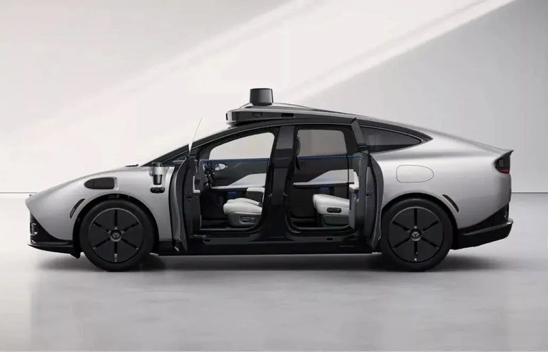 Xe điện tự lái đầu tiên trên thế giới “Made-by-VinFast” gây tò mò ở Trung Đông