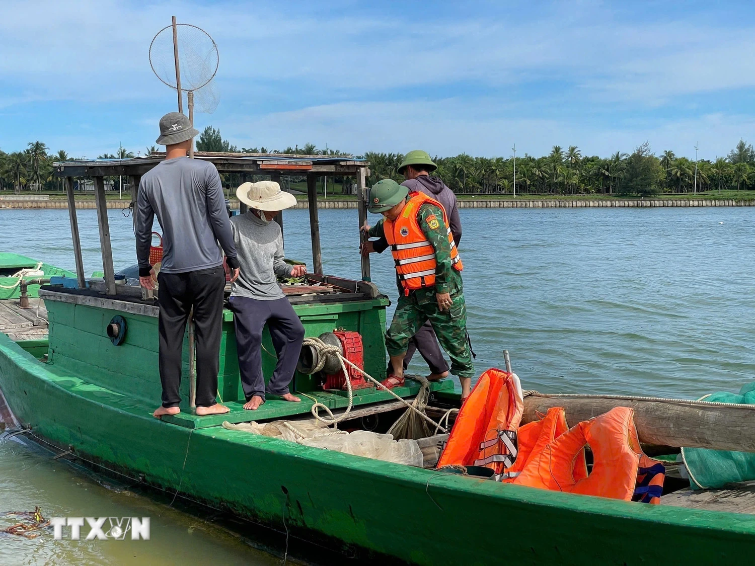 Thủ tướng yêu cầu tập trung tháng cao điểm chống khai thác hải sản bất hợp pháp