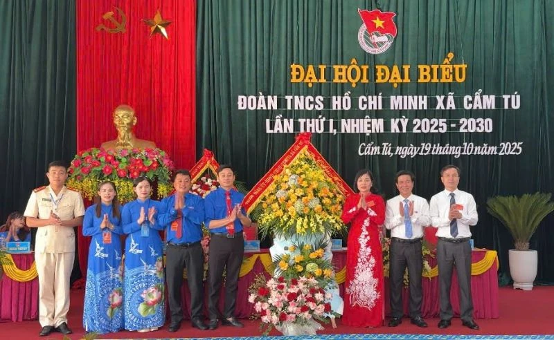 Đoàn xã Cẩm Tú: Tiếp tục tạo đột phá về chuyển đổi số trong nhiệm kỳ mới