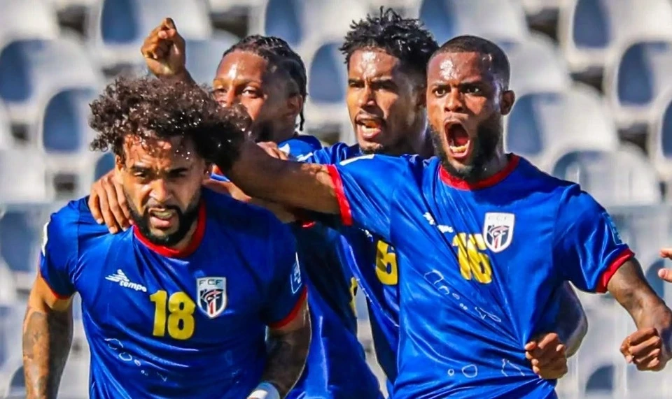 HLV Kim Sang Sik muốn thắng đậm Nepal; HLV Kluivert bay thẳng về Hà Lan sau thất bại tại vòng loại World Cup