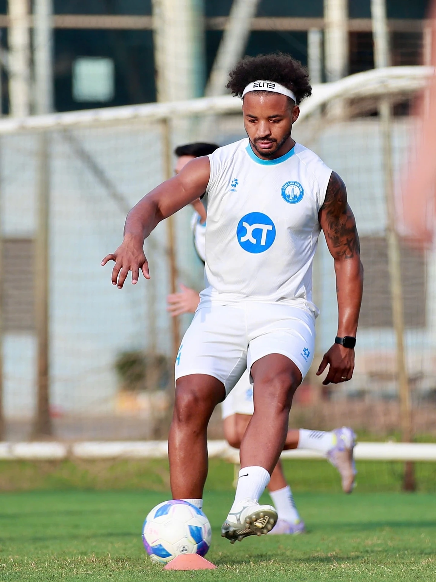 Hendrio nhập tịch Việt Nam, chưa thể khoác áo đội tuyển trong năm 2025; Man City nguy cơ bị phạt nặng