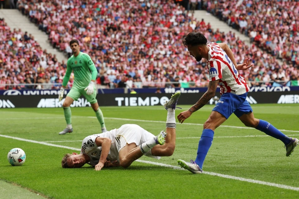 Hendrio nhập tịch Việt Nam, chưa thể khoác áo đội tuyển trong năm 2025; Man City nguy cơ bị phạt nặng