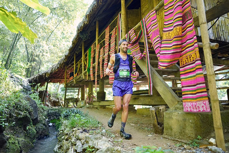 Gần 1.500 vận động viên từ 36 quốc gia tranh tài tại Giải chạy Marathon băng rừng Việt Nam năm 2025