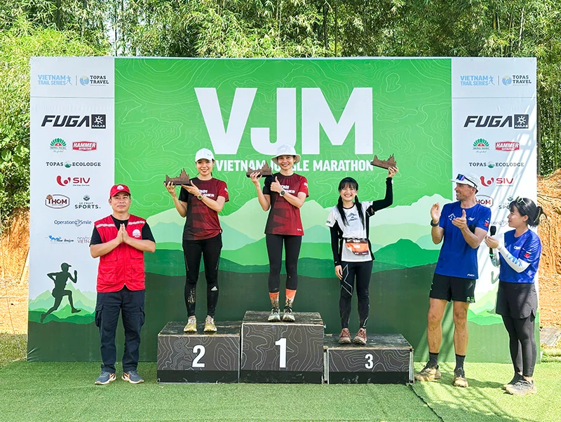 Gần 1.500 vận động viên từ 36 quốc gia tranh tài tại Giải chạy Marathon băng rừng Việt Nam năm 2025