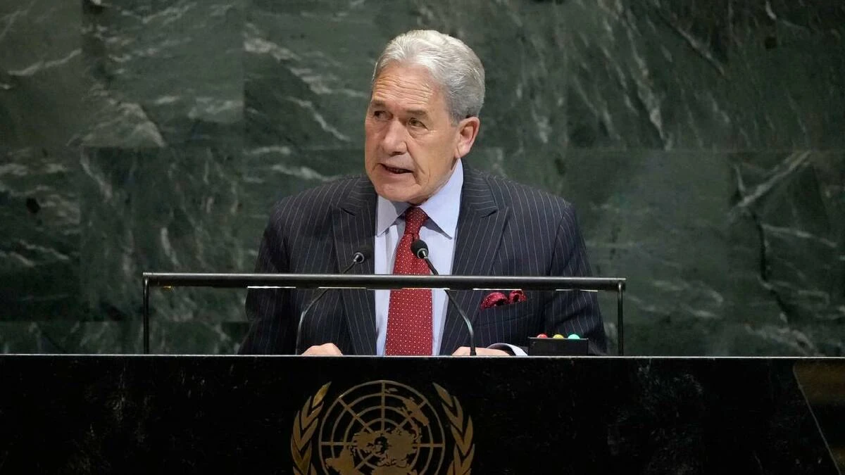 New Zealand tuyên bố tái áp đặt lệnh trừng phạt Iran