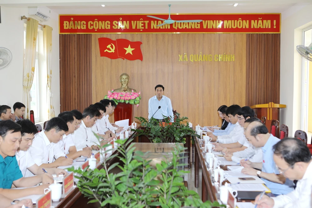 Bí thư Tỉnh ủy Nguyễn Doãn Anh kiểm tra hoạt động chính quyền địa phương 2 cấp tại xã Quảng Chính