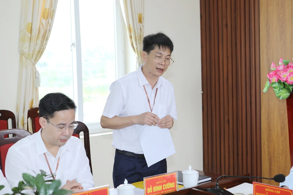 Bí thư Tỉnh ủy Nguyễn Doãn Anh kiểm tra hoạt động chính quyền địa phương 2 cấp tại xã Quảng Chính