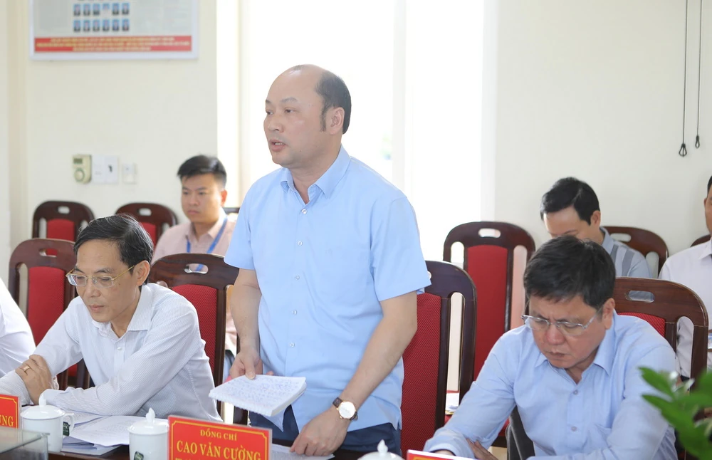 Bí thư Tỉnh ủy Nguyễn Doãn Anh kiểm tra hoạt động chính quyền địa phương 2 cấp tại xã Quảng Chính