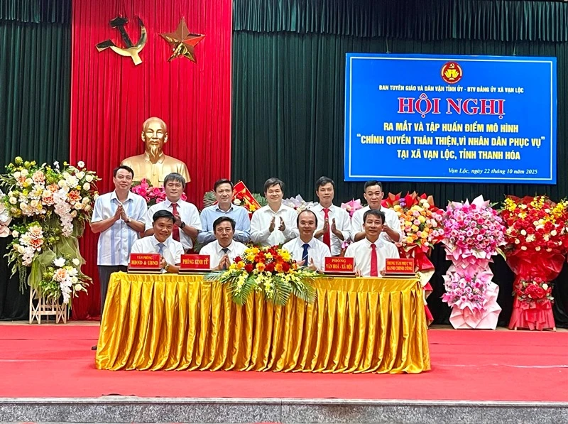 Ra mắt mô hình điểm “Chính quyền thân thiện vì Nhân dân phục vụ” tại xã Vạn Lộc