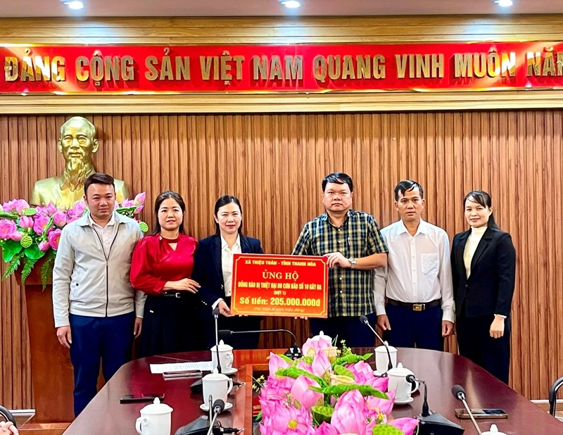 Các địa phương, doanh nghiệp tiếp tục ủng hộ đồng bào vùng lũ