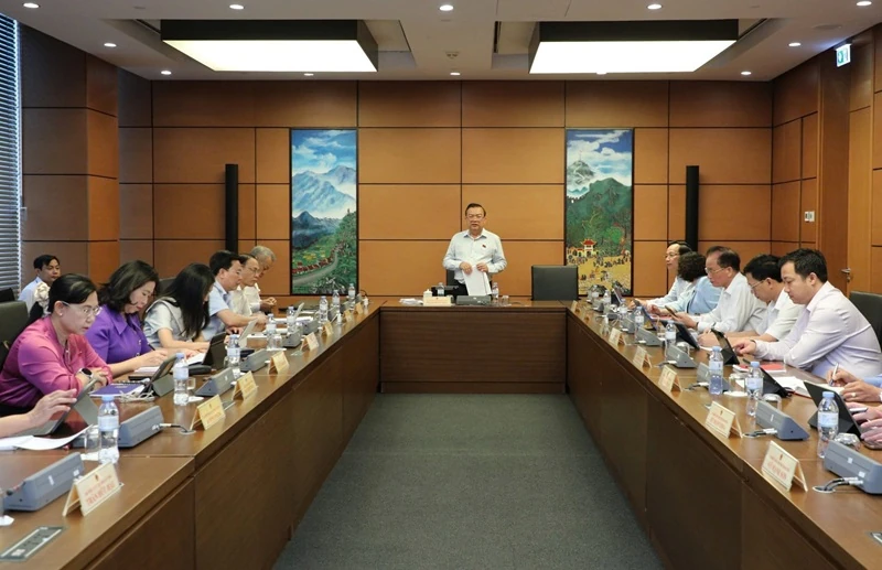 Đoàn ĐBQH Thanh Hóa tham gia góp ý về đánh giá kết quả thực hiện kế hoạch phát triển kinh tế - xã hội năm 2025