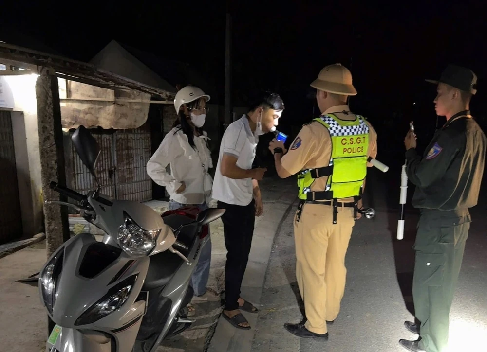 Xử phạt 242 trường hợp vi phạm nồng độ cồn trong 2 ngày đầu ra quân