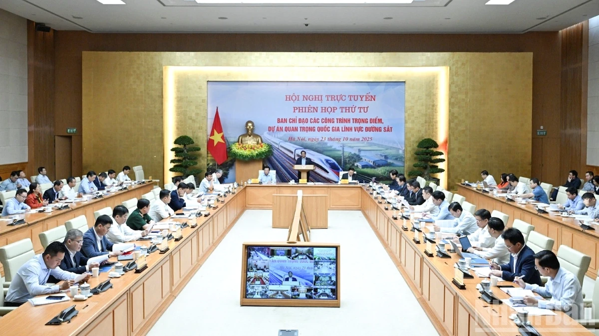 Tập trung cao độ thực hiện các công trình trọng điểm, dự án quan trọng quốc gia lĩnh vực đường sắt