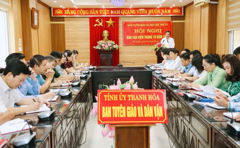 Ban Tuyên giáo và Dân vận Tỉnh ủy tổ chức hội nghị báo cáo viên tháng 10/2025