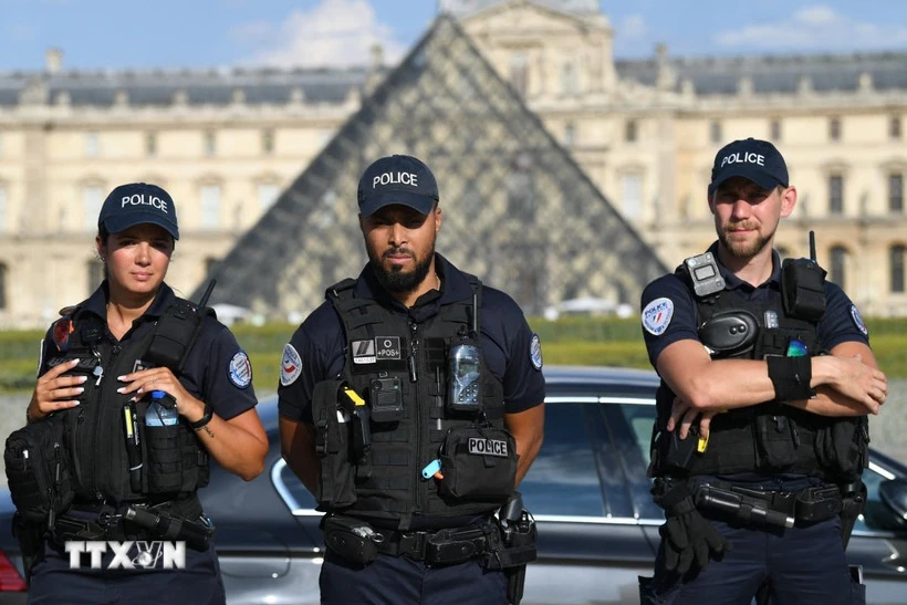 Pháp: Vụ trộm bảo tàng Louvre và câu hỏi về lỗ hổng an ninh bảo tàng