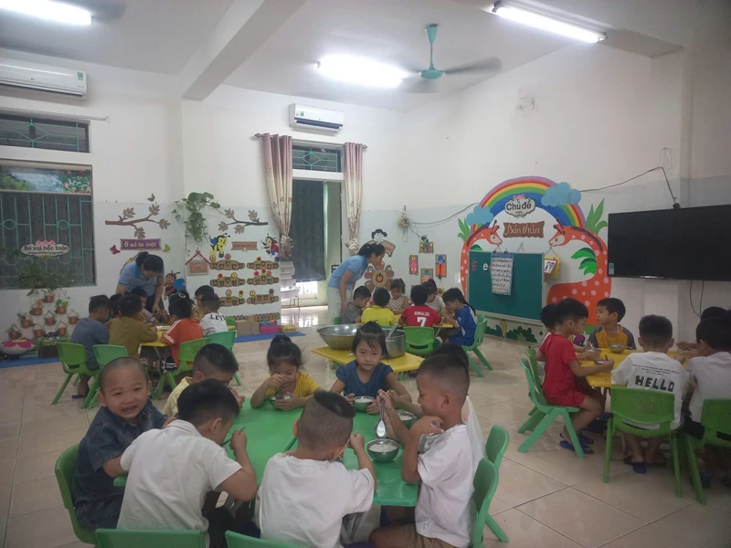 Quản lý, giám sát chặt bếp ăn bán trú của học sinh