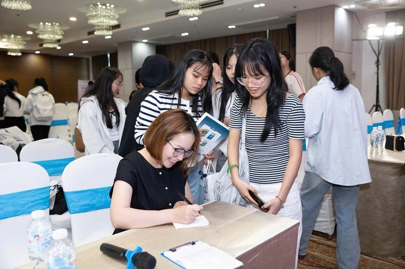 Tăng tính tự học trong ôn tập và luyện thi tiếng Anh THPT