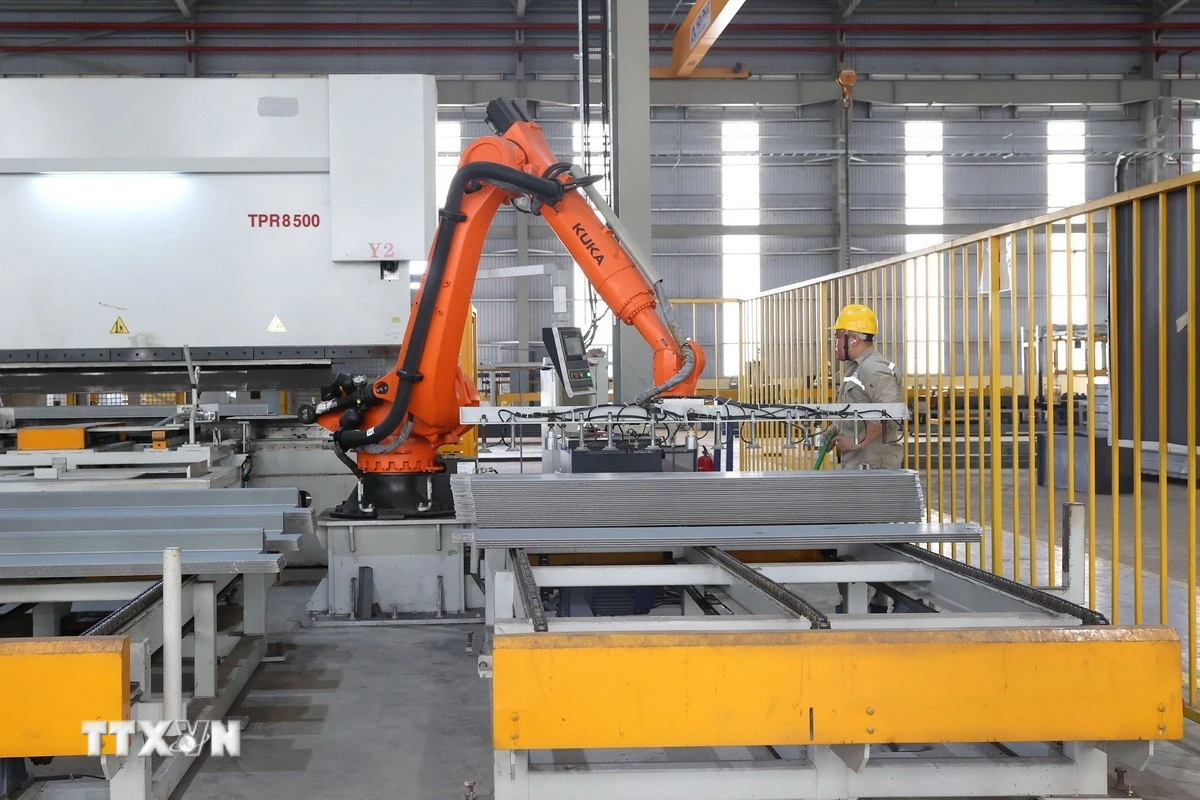 Quyết liệt thực hiện kế hoạch 5 năm 2026-2030, phấn đấu GDP 10%/năm trở lên