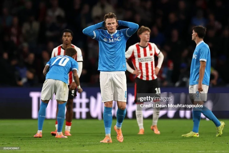 Thủ môn Bùi Tiến Dũng đứt dây chằng, nghỉ hết mùa; Các “ông lớn” thắng hủy diệt tại Champions League