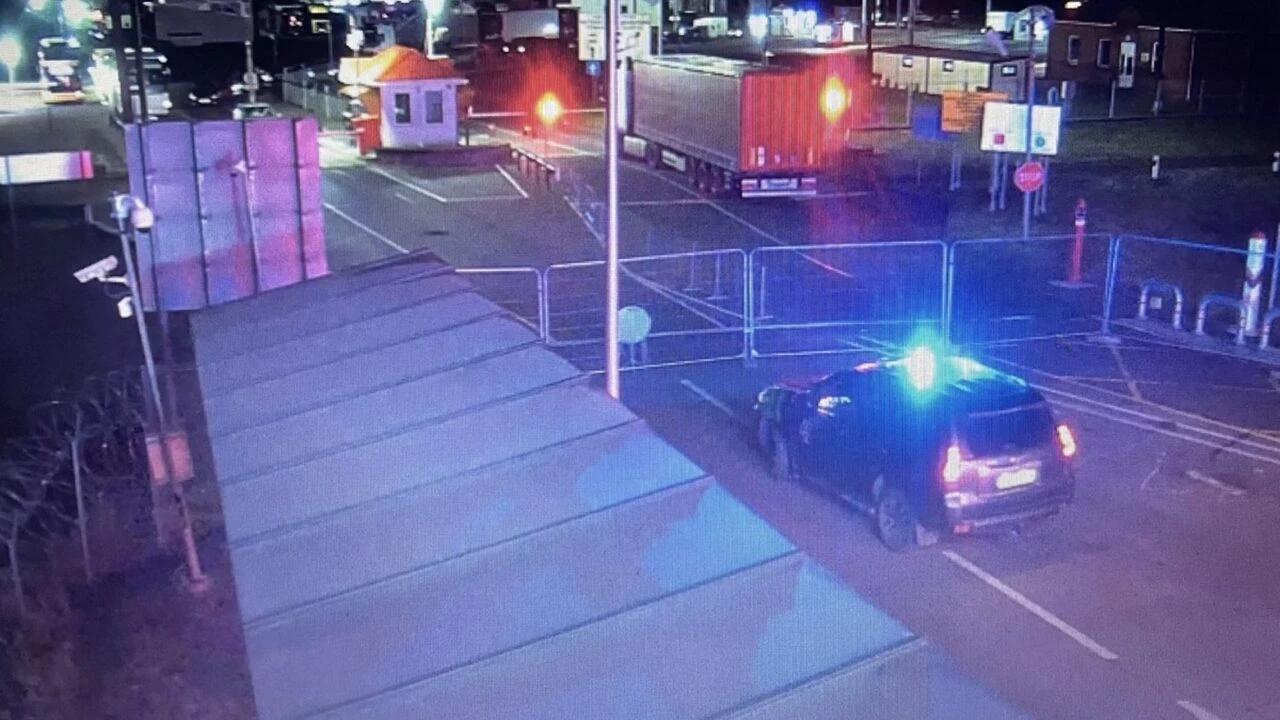 Litva tạm thời đóng cửa Sân bay quốc tế Vilnius và hai cửa khẩu biên giới với Belarus