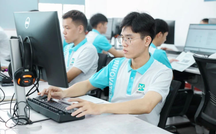 Congnghethongtinaau.com – Học IT để lập nghiệp, định hướng nghề rõ ràng