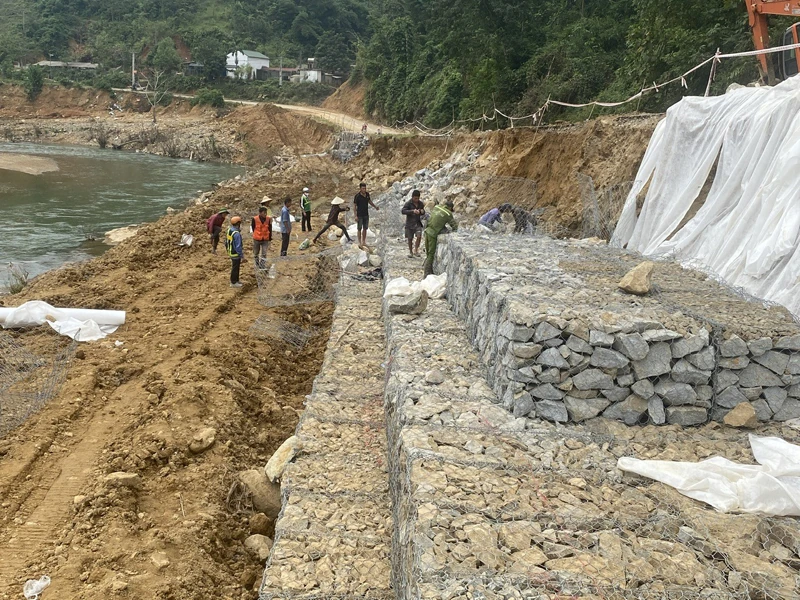 Khôi phục hạ tầng giao thông sau bão lũ