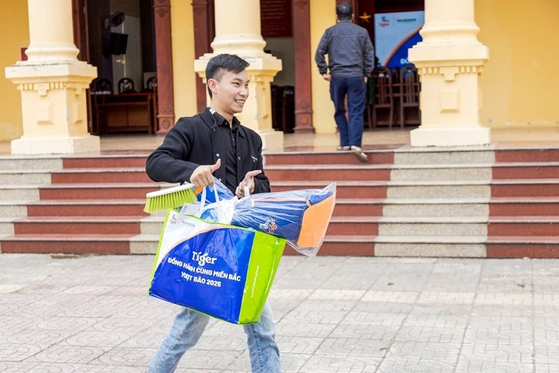 Tiger đồng hành cùng bà con khắc phục hậu quả sau bão lũ