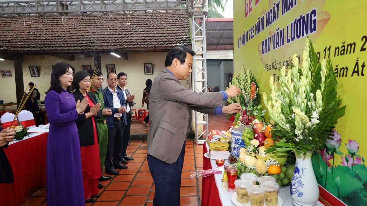 Dâng hương kỷ niệm 732 năm ngày mất Thành hoàng làng Chu Văn Lương