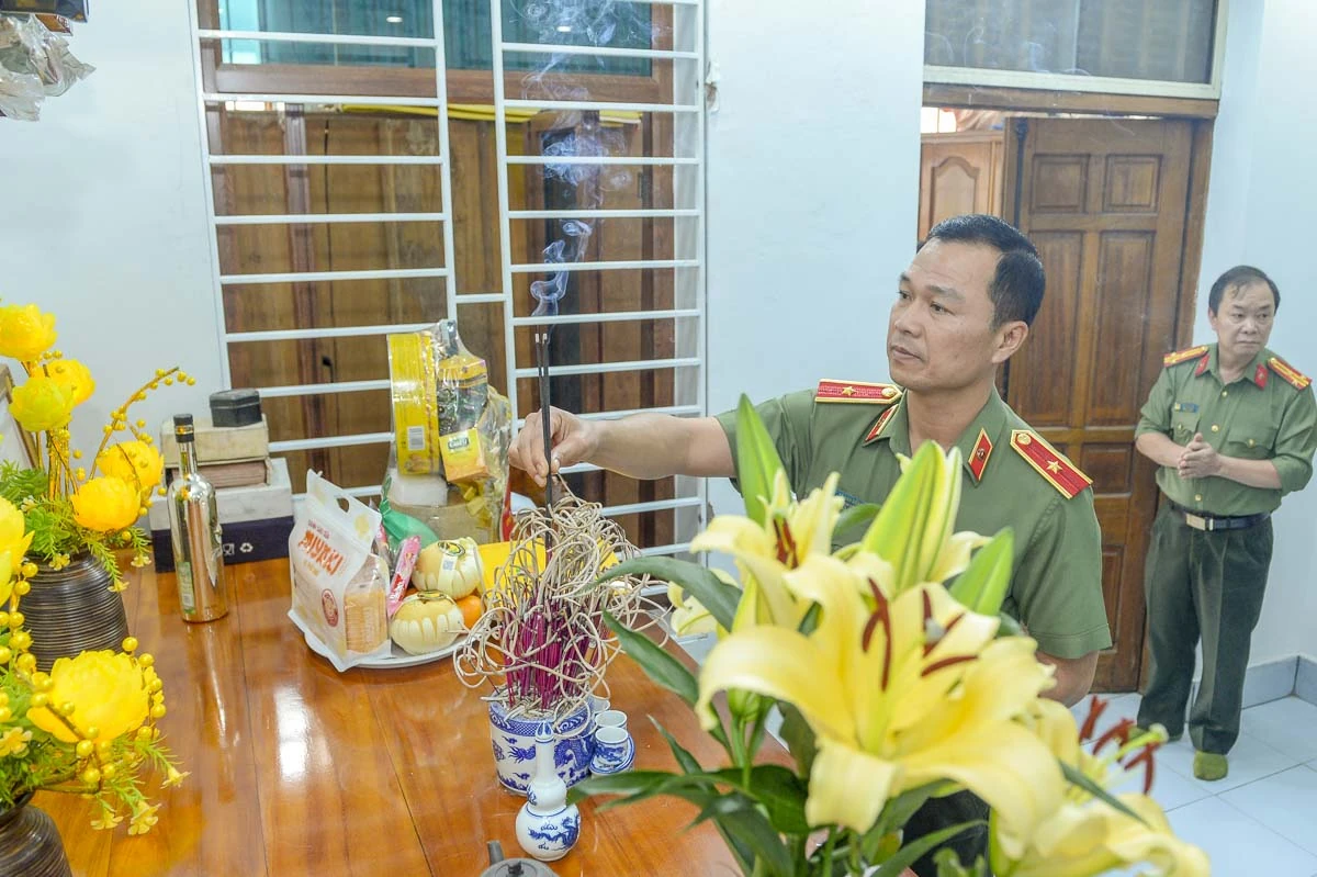 Giám đốc Công an tỉnh thăm, làm việc với Công an các xã biên giới