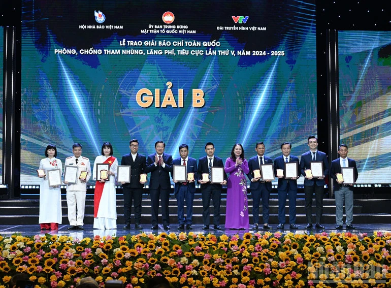 Thủ tướng Phạm Minh Chính: Báo chí cách mạng phải chống tham nhũng với tinh thần “thép trong bút-lửa trong tim”