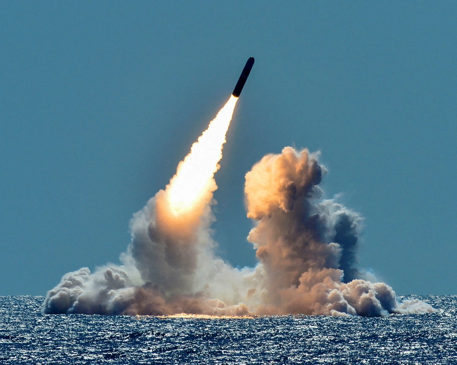 Tổng thống Mỹ chỉ thị Bộ Quốc phòng nối lại thử nghiệm vũ khí hạt nhân