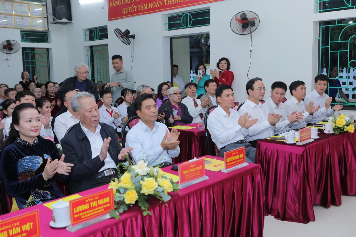 Bí thư Tỉnh ủy Nguyễn Doãn Anh: Tổ dân phố Đội Cung 3 phát huy sức mạnh đoàn kết, xây dựng khu dân cư đáng sống