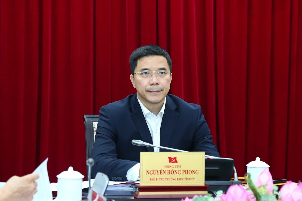 Phó Bí thư Thường trực Tỉnh ủy Nguyễn Hồng Phong: Phải quyết tâm xóa thôn, bản lõm sóng di động trước ngày 31/12/2025