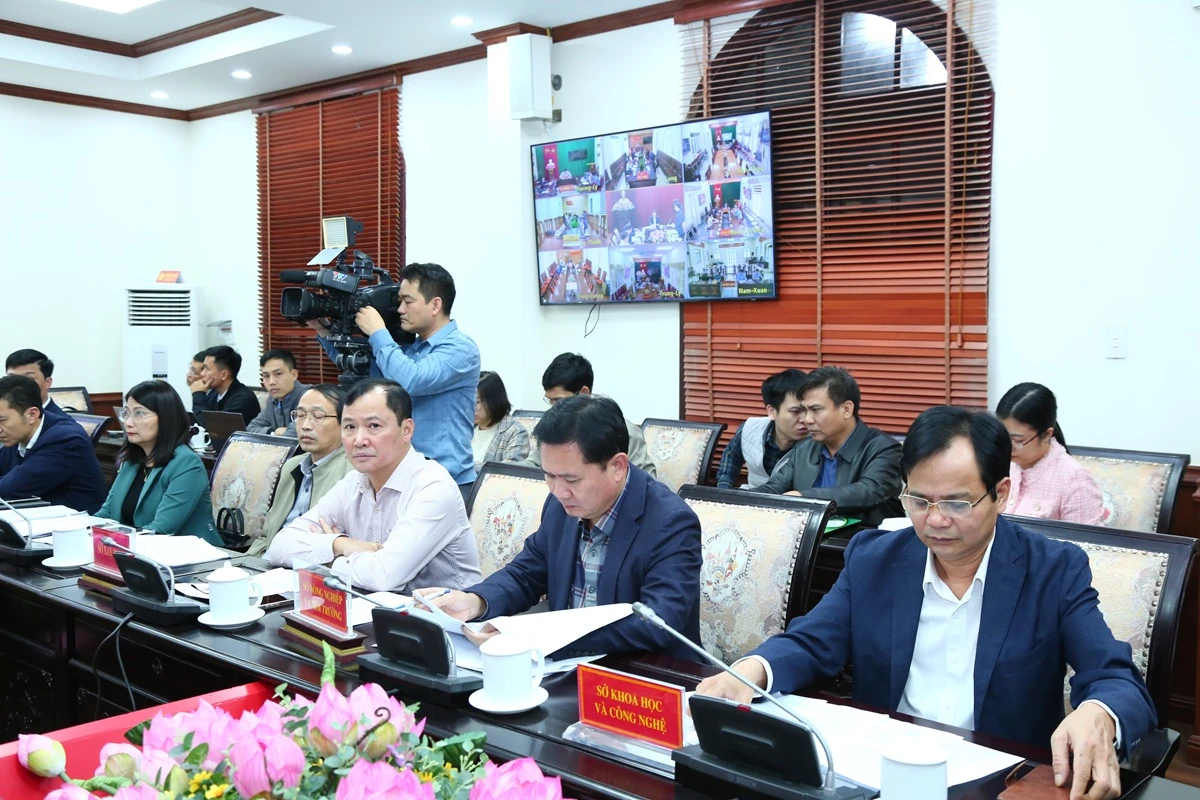 Phó Bí thư Thường trực Tỉnh ủy Nguyễn Hồng Phong: Phải quyết tâm xóa thôn, bản lõm sóng di động trước ngày 31/12/2025