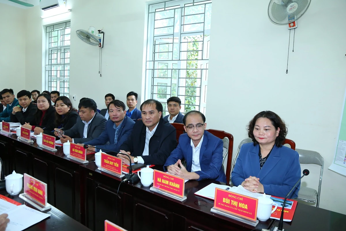 Phó Bí thư Thường trực Tỉnh ủy Nguyễn Hồng Phong thăm, làm việc tại xã Pù Luông