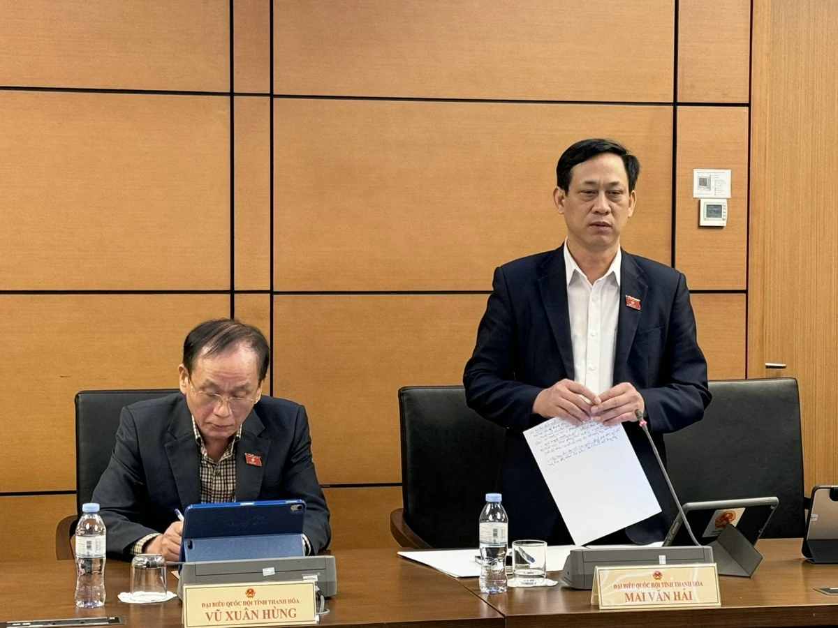 Đoàn ĐBQH Thanh Hóa tham gia góp ý về dự thảo Văn kiện trình Đại hội đại biểu toàn quốc lần thứ XIV của Đảng