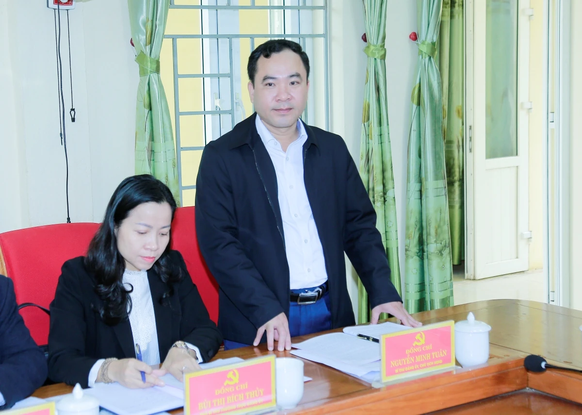 Phó Bí thư Tỉnh ủy, Chủ tịch Ủy ban MTTQ tỉnh Trịnh Tuấn Sinh thăm, làm việc với các xã Thạch Quảng, Thành Vinh và Thạch Bình