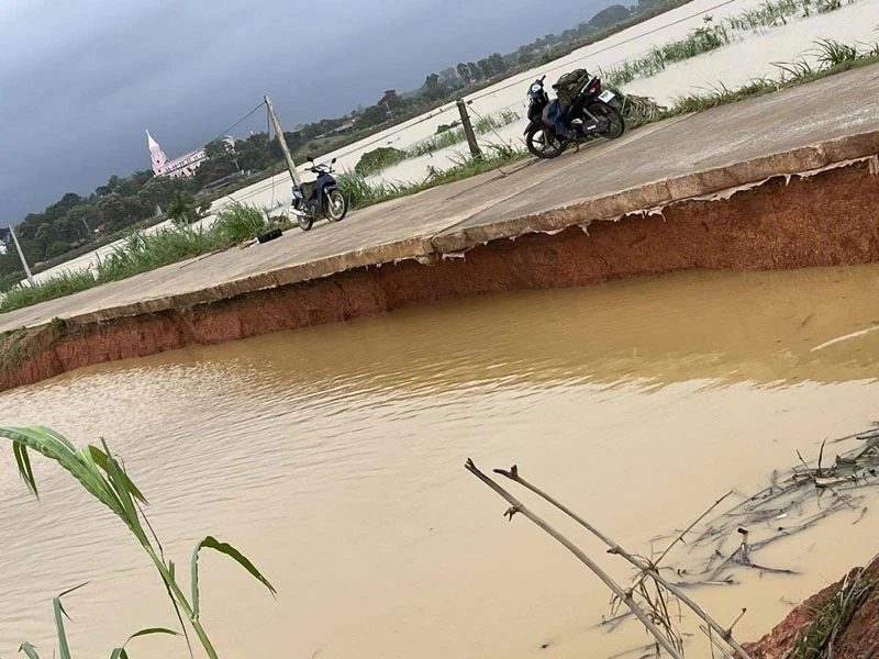 Cần có giải pháp bền vững sau sự cố tràn đê ở Xuân Tín