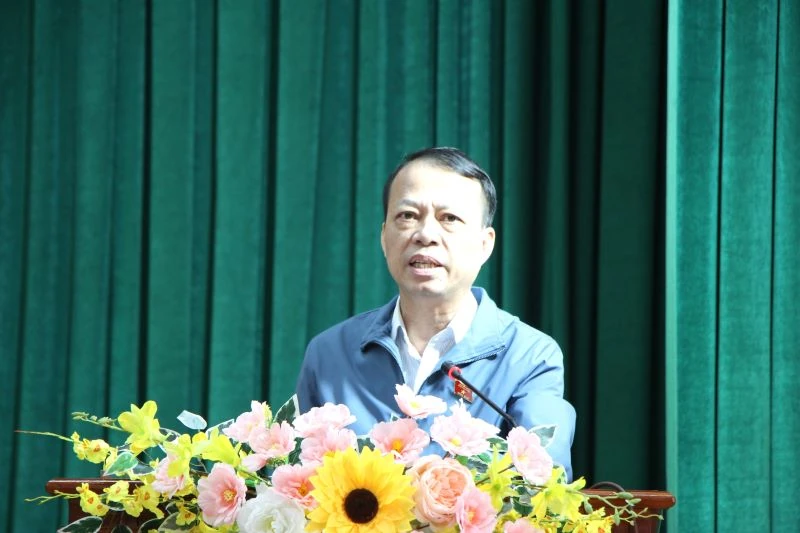 Cử tri xã Tân Tiến kiến nghị nâng cấp hệ thống giao thông nông thôn, kênh mương nội đồng