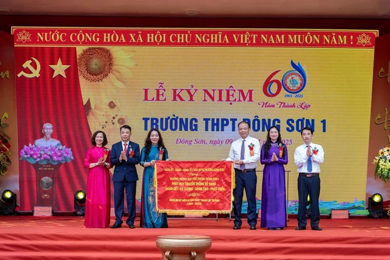 Trường THPT Đông Sơn 1 kỷ niệm 60 năm thành lập