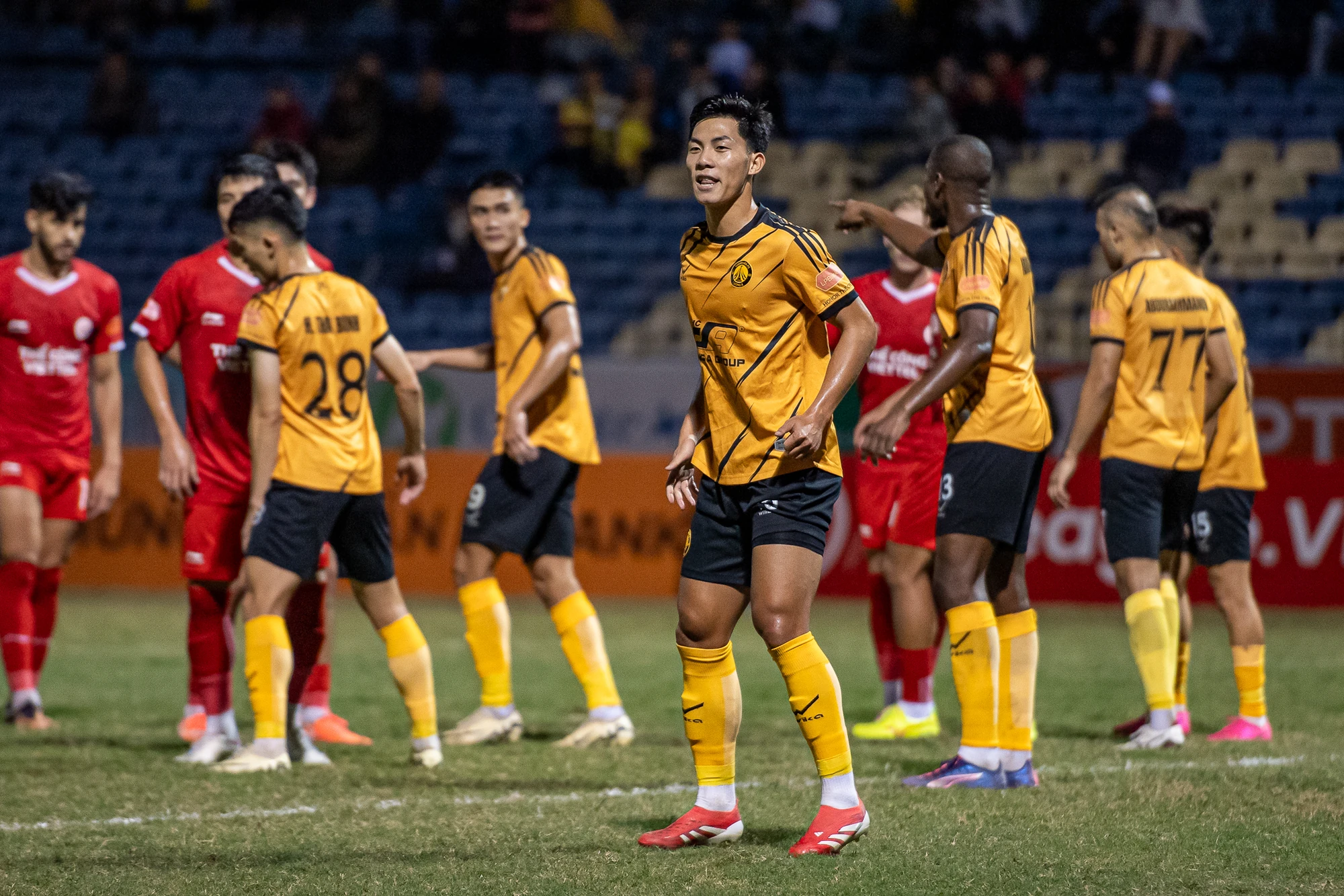 Đông Á Thanh Hóa giữa vòng xoáy trụ hạng V.League 2025/26