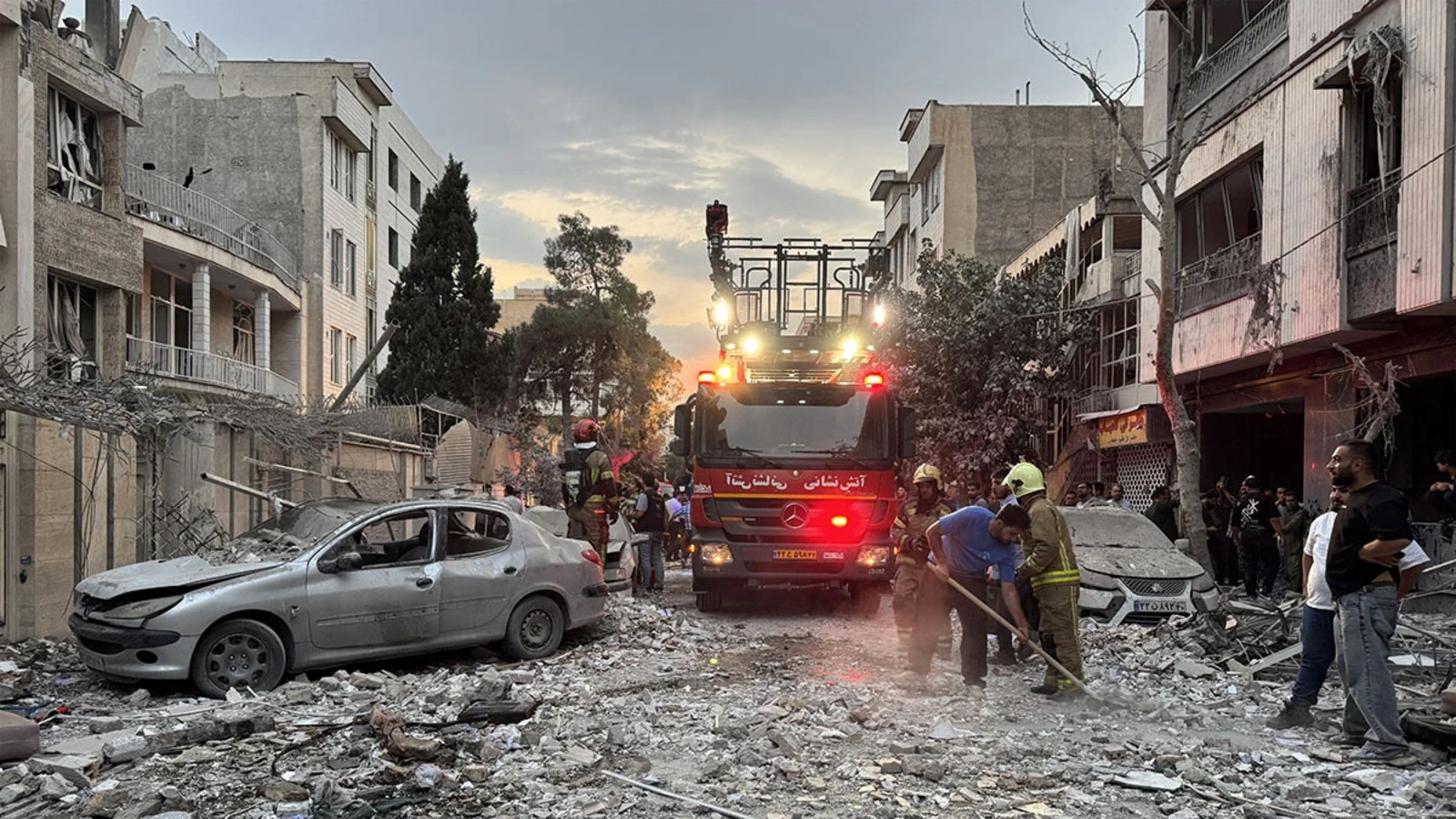 Tổng thống Mỹ thừa nhận là người chỉ đạo chiến dịch Israel tấn công Iran