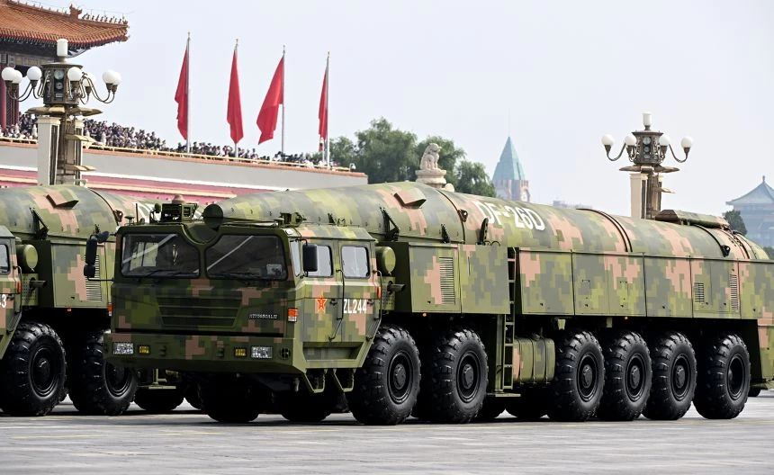 Căng thẳng hạt nhân toàn cầu: Khi Mỹ và Nga thổi bùng cuộc chạy đua vũ trang mới