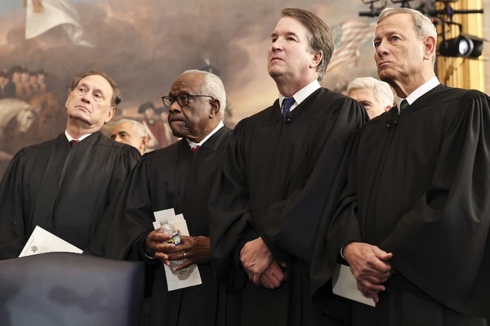 Thế giới dõi theo quyết định của Tòa án Tối cao Mỹ về thuế quan của Tổng thống Donald Trump