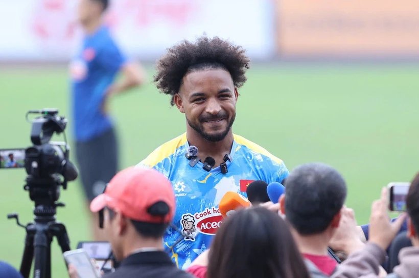 Xuân Son rạng rỡ ngày trở lại Đội tuyển Việt Nam: Tôi đã đạt 100% thể trạng