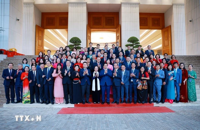 Thủ tướng: Tự hào về những người gieo mầm tri thức, nuôi dưỡng ước mơ