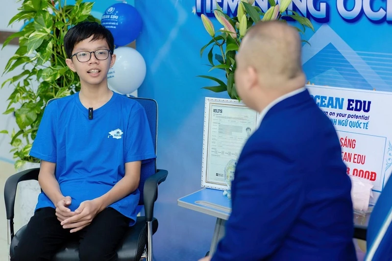 Cậu bé 13 tuổi gây chú ý với điểm IELTS 8.0